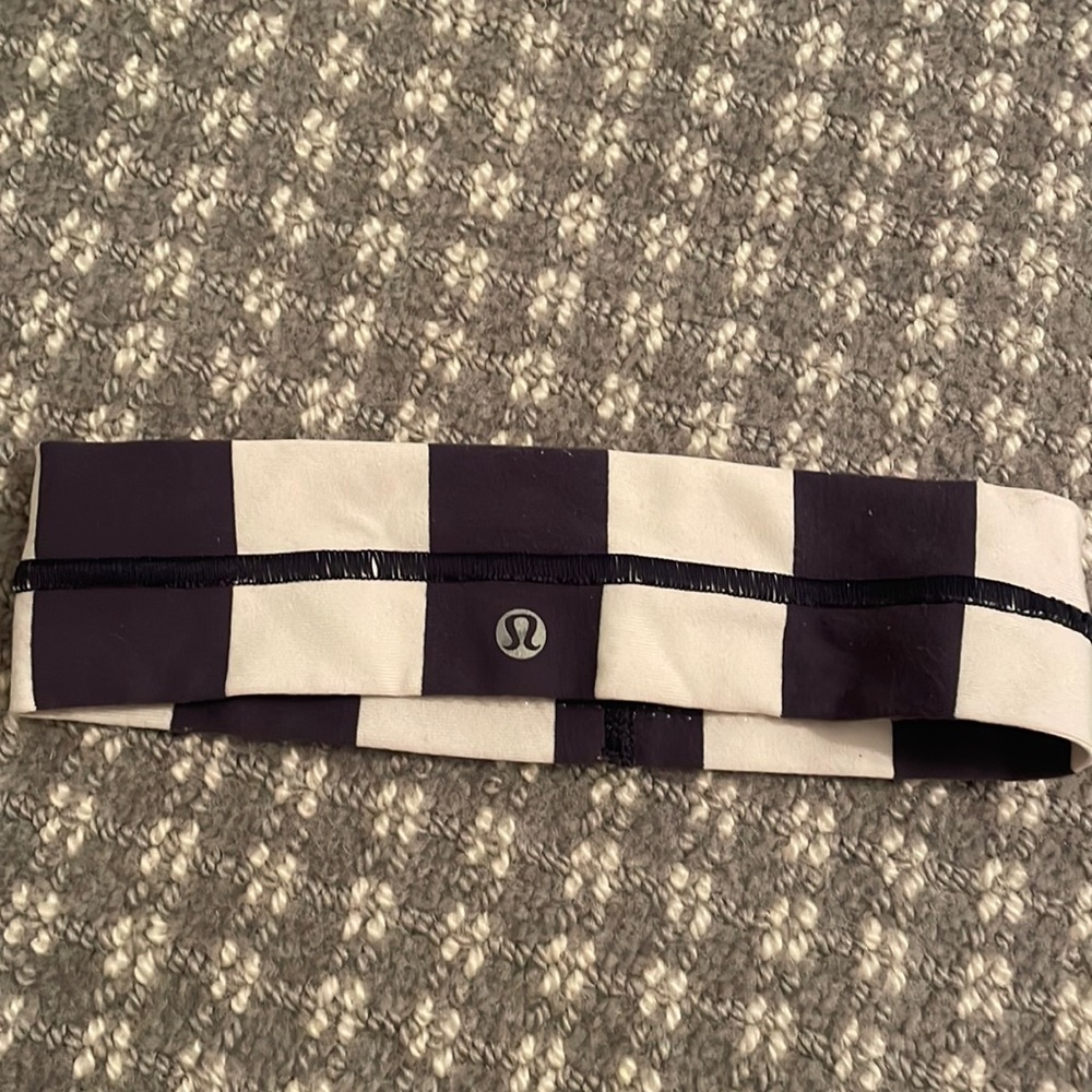Navy and white Lululemon headband